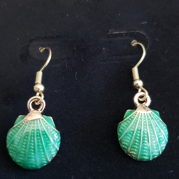 Beachy earrings. See pictures for other styles and colors. - Picture 4 of 7